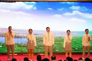 組歌《鳳凰花開的路口》《紙短情長》《一生有你》《我們都是追夢人》 組歌